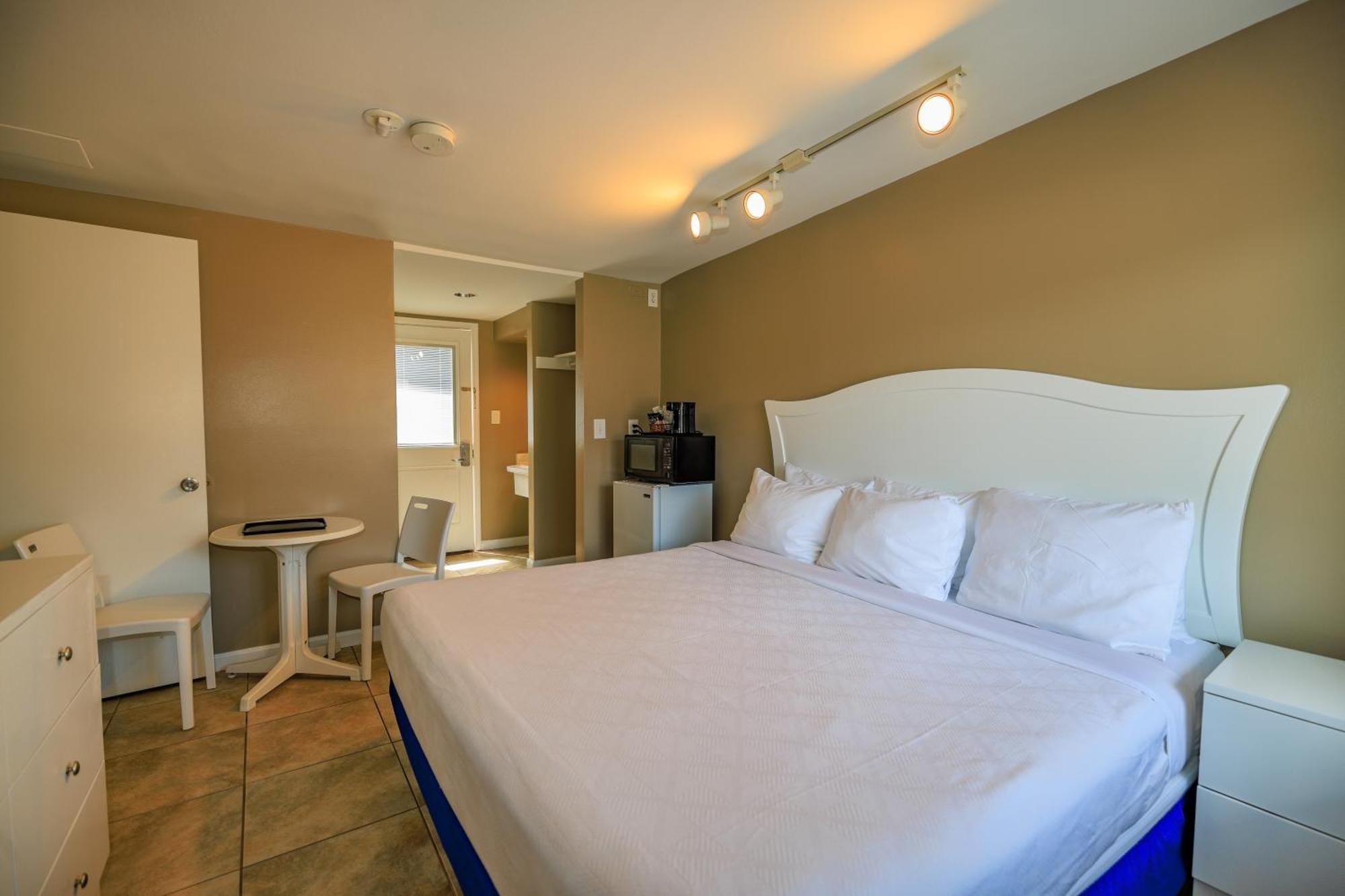 The White Sands Resort And Spa Пойнт Плезънт Бийч Екстериор снимка